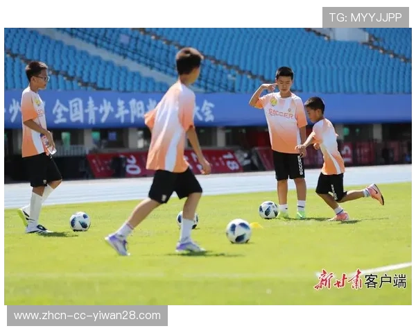 30号球星闪耀绿茵场 引领球队攻守平衡成就精彩足球赛事